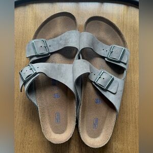 LIKE NEW! BIRKENSTOCK Arizona Size 44